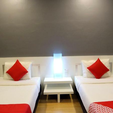 Oyo 232 The Suraya Hotel Куантан Екстериор снимка