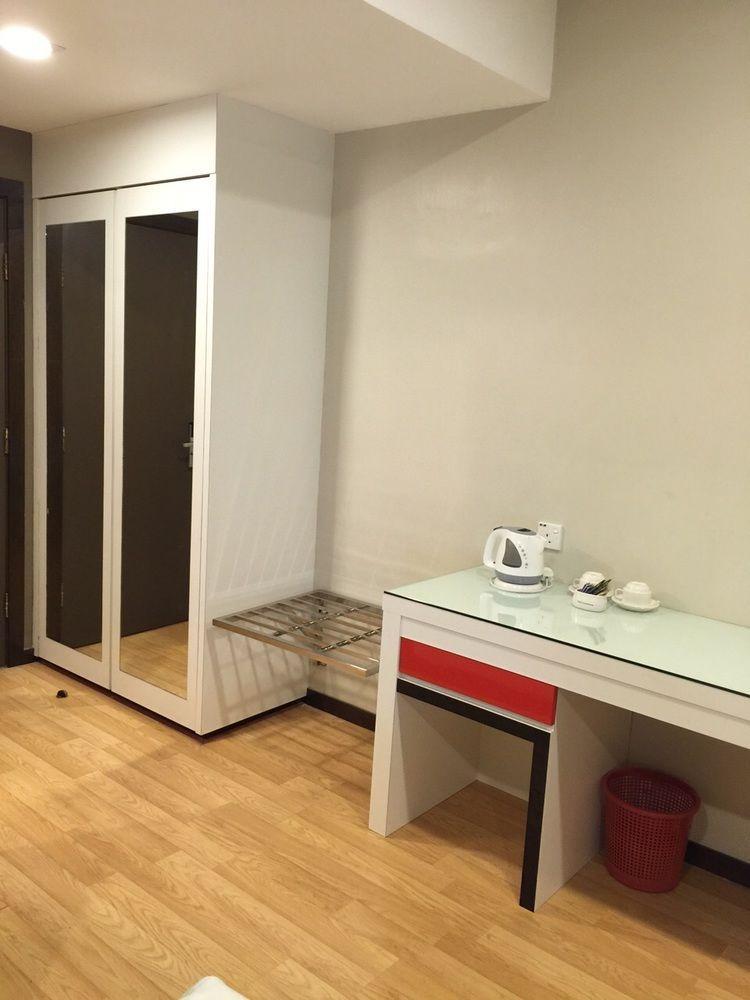 Oyo 232 The Suraya Hotel Куантан Екстериор снимка