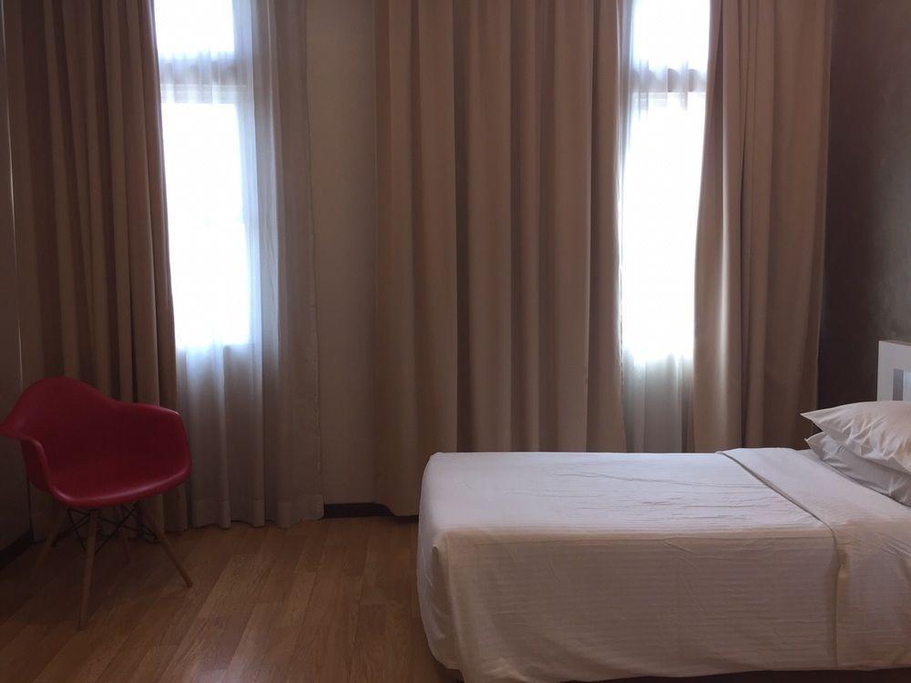 Oyo 232 The Suraya Hotel Куантан Екстериор снимка