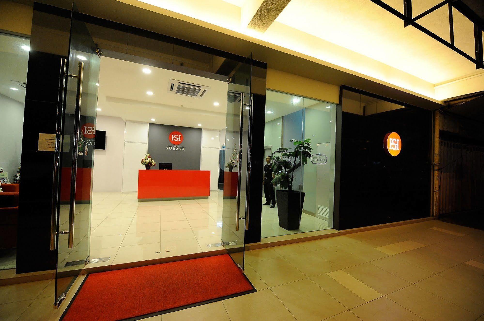 Oyo 232 The Suraya Hotel Куантан Екстериор снимка