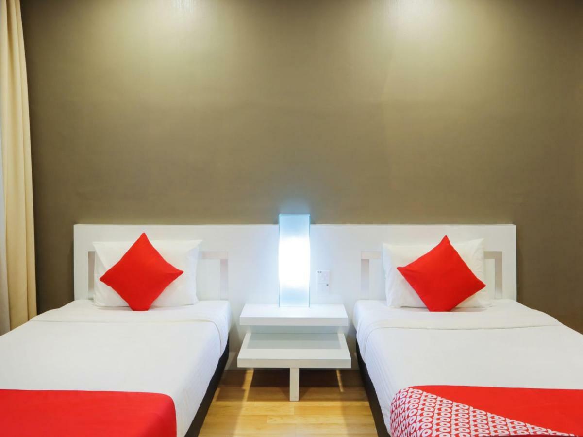 Oyo 232 The Suraya Hotel Куантан Екстериор снимка
