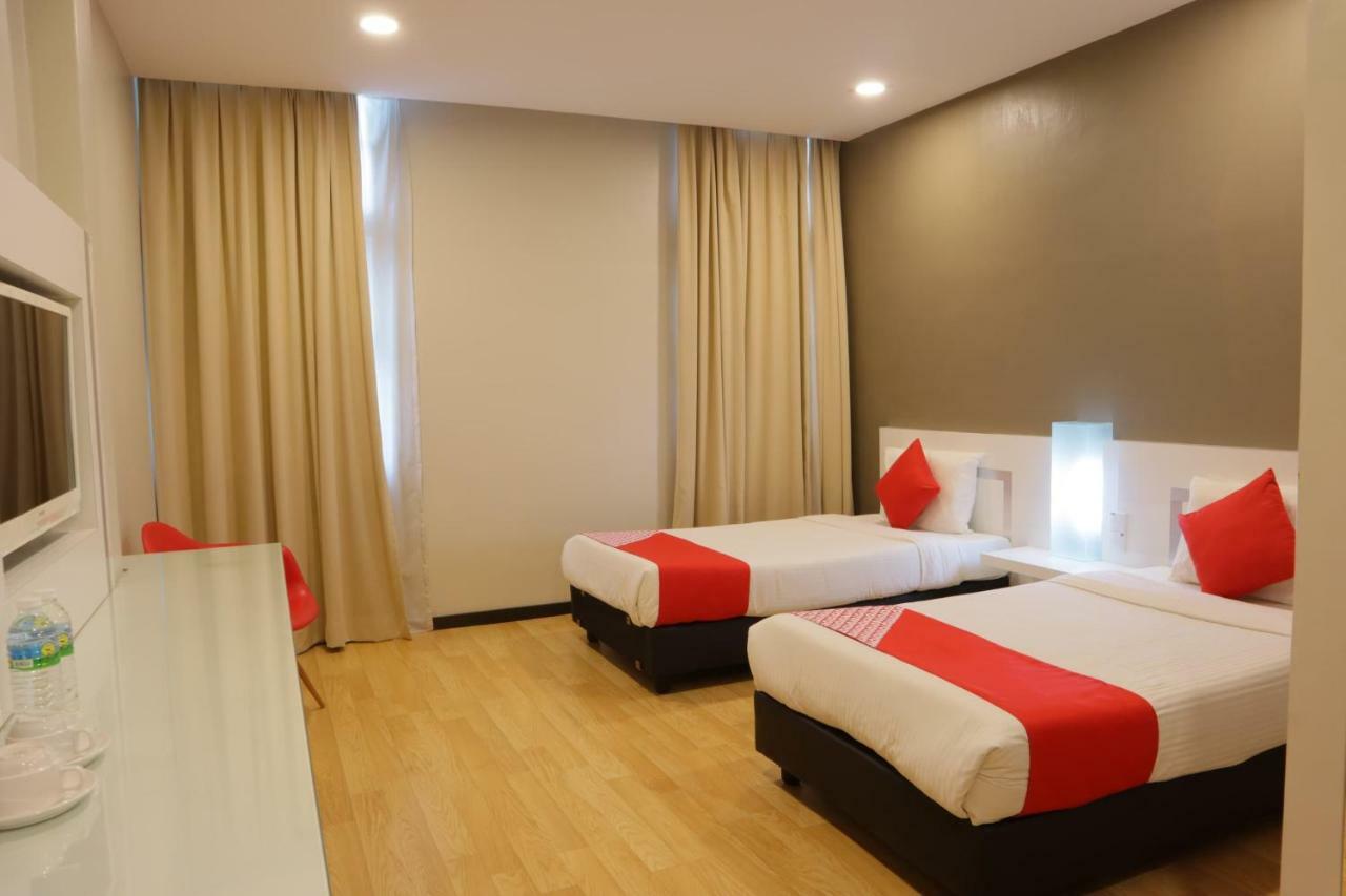 Oyo 232 The Suraya Hotel Куантан Екстериор снимка