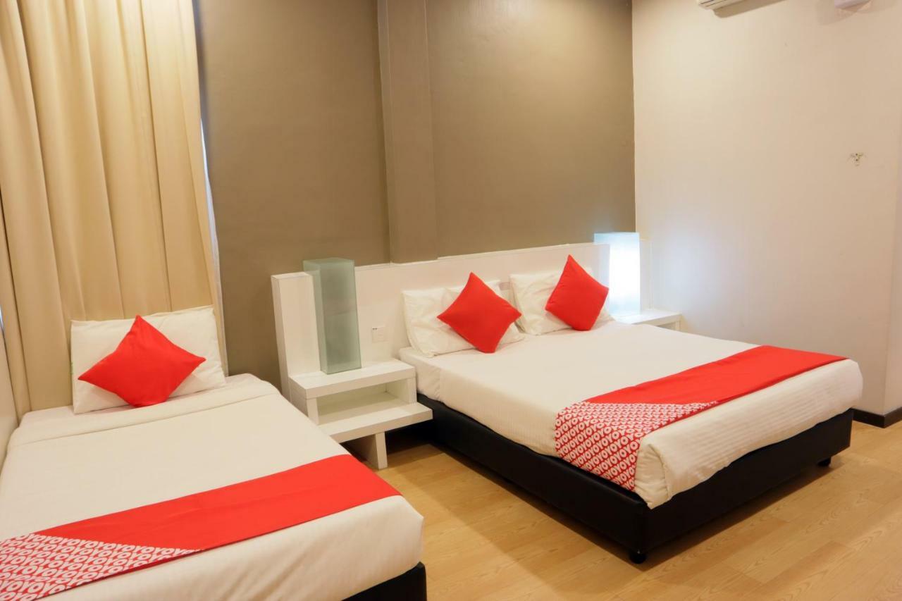 Oyo 232 The Suraya Hotel Куантан Екстериор снимка