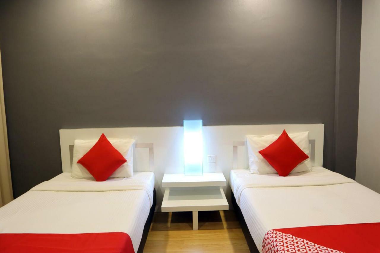 Oyo 232 The Suraya Hotel Куантан Екстериор снимка