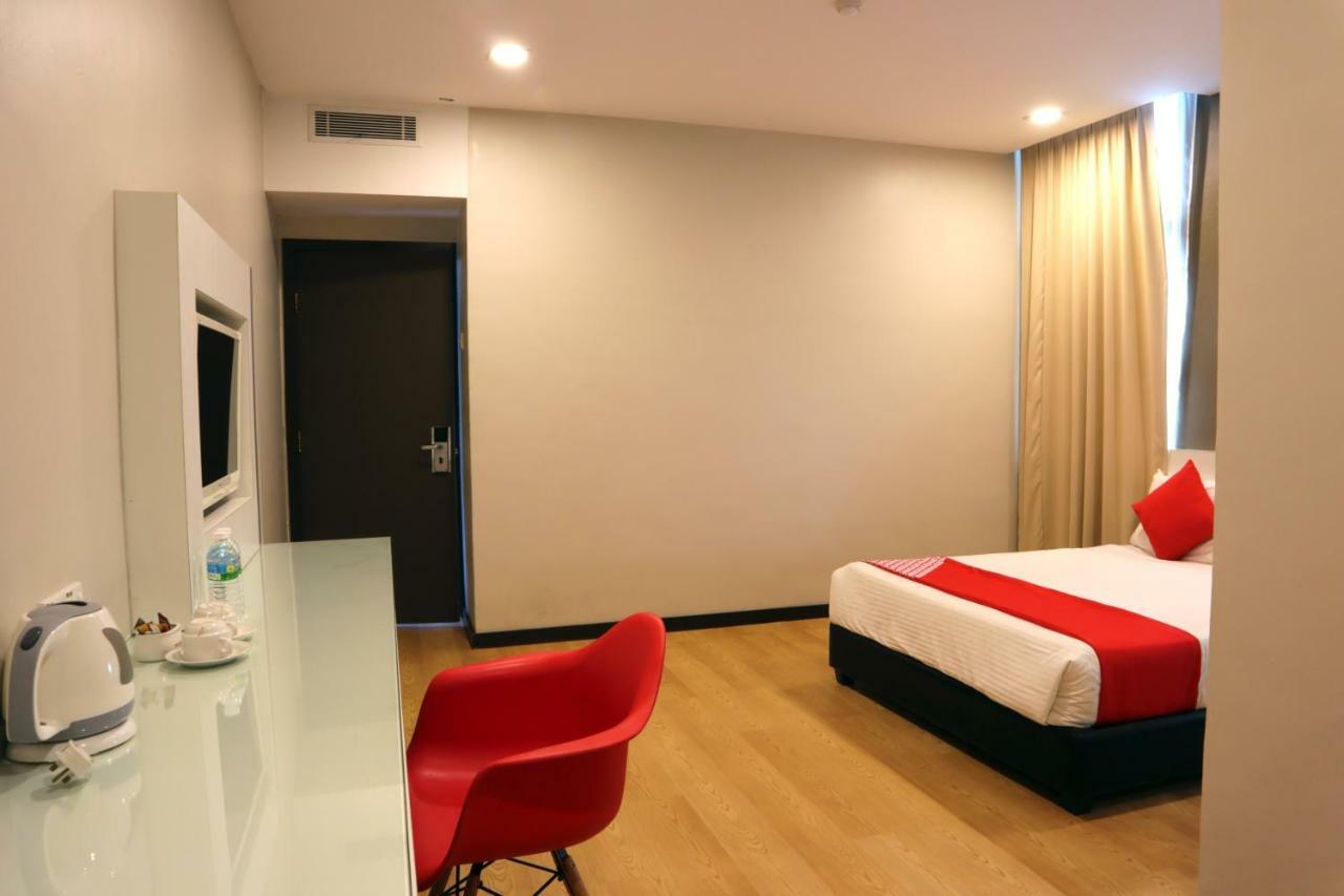 Oyo 232 The Suraya Hotel Куантан Екстериор снимка