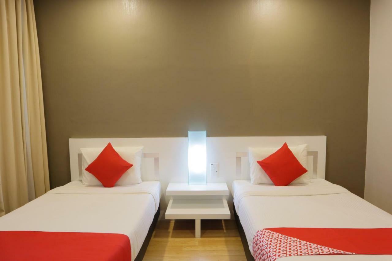 Oyo 232 The Suraya Hotel Куантан Екстериор снимка